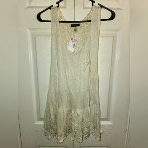 🍍NWT!! Deb Ivory Tank with Lace Back